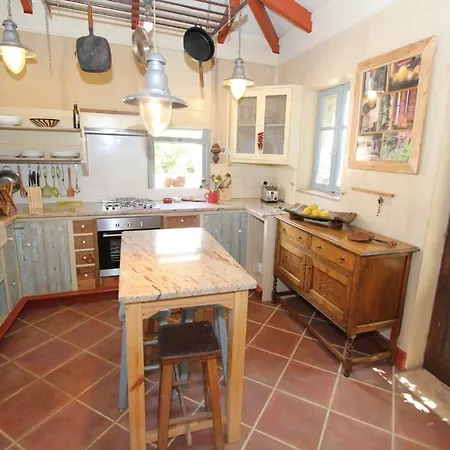 Vinieris Villas - Almond *